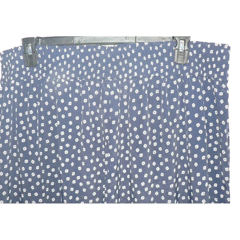 Sanctuary Shelly Daisy Print Pull-On Cropped Wide Vented Leg Pants in Navy 2X